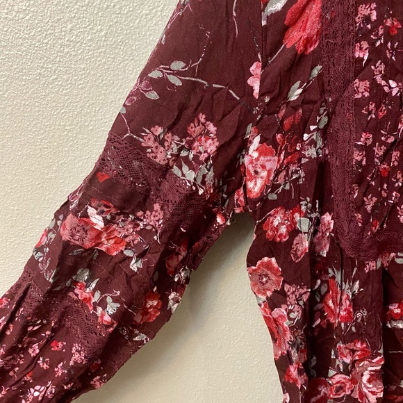 Roses Lace Trim Ruffle Blouse - Picture 3 of 3